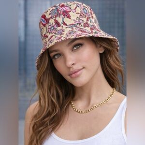 🌺 NWT! Hat Attack Floral Bucket Hat